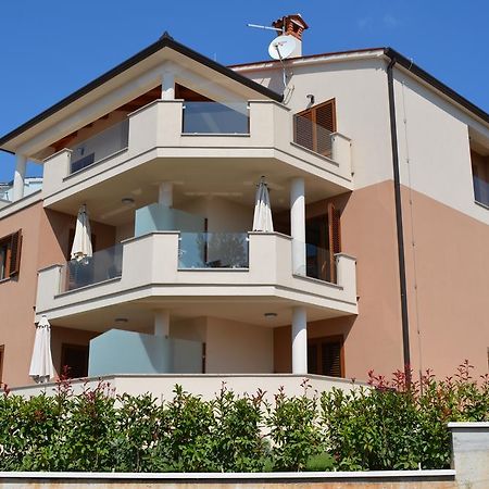 Apartments Braje Rabac Bilik gambar