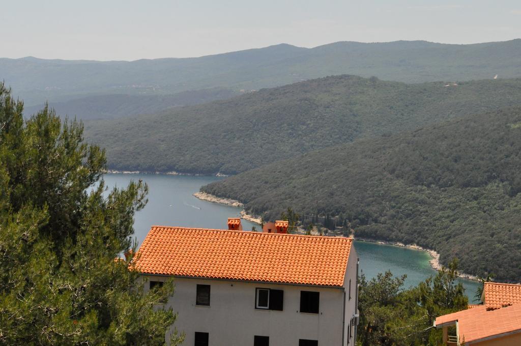 Apartments Braje Rabac Bilik gambar